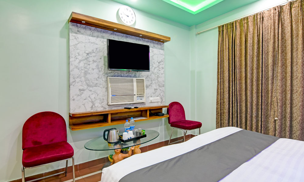 double-bed-affordable-hotels-in-puri
