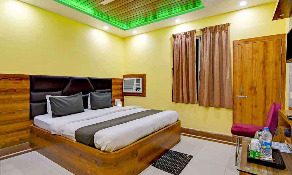double-bed-best-family-hotel-in-puri
