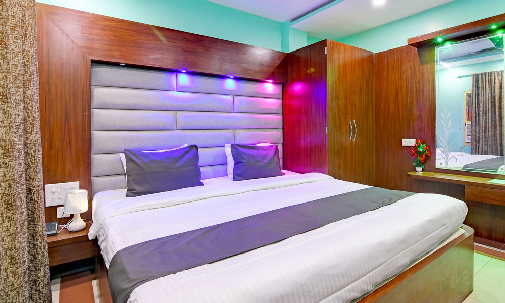 double-bed-best-hotels-in-puri
