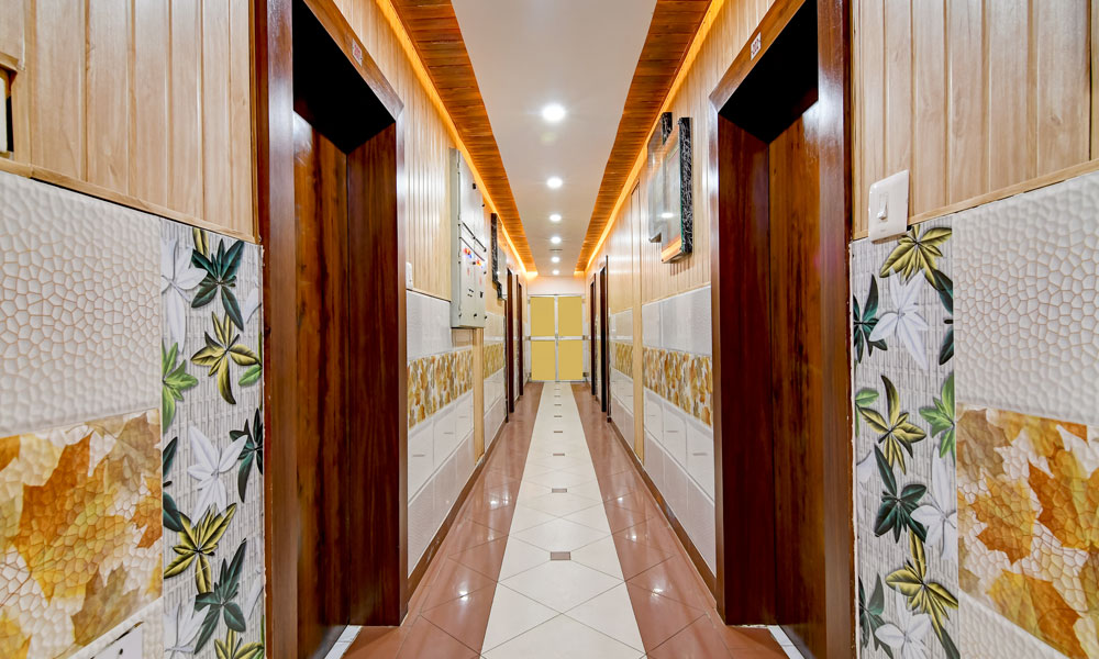 double-bed-book-cheap-hotels-puri