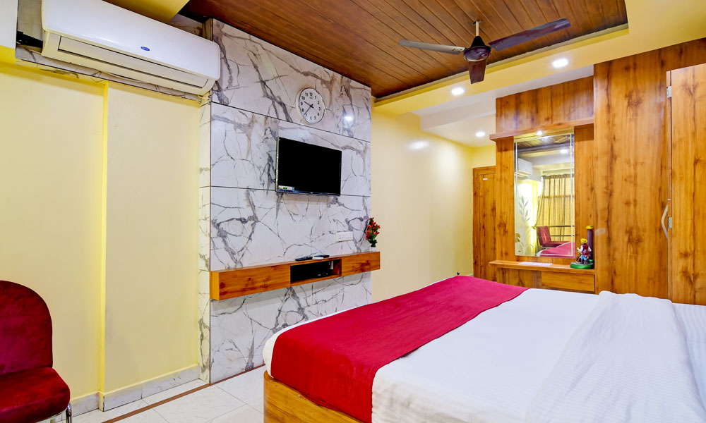 triple-bed-online-hotel-booking-puri